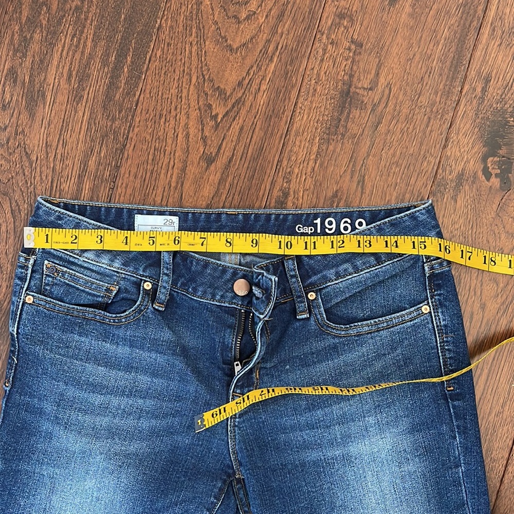 GAP Curvy Profile 1969 jeans. 29r - Picture 4 of 7